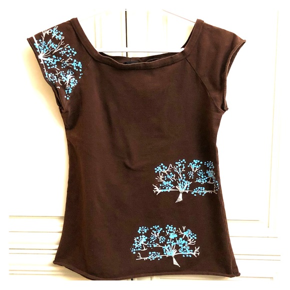 Lilikoi Tops - 🌟 2/$20 Made in Canada Lilikoi bamboo T-shirt